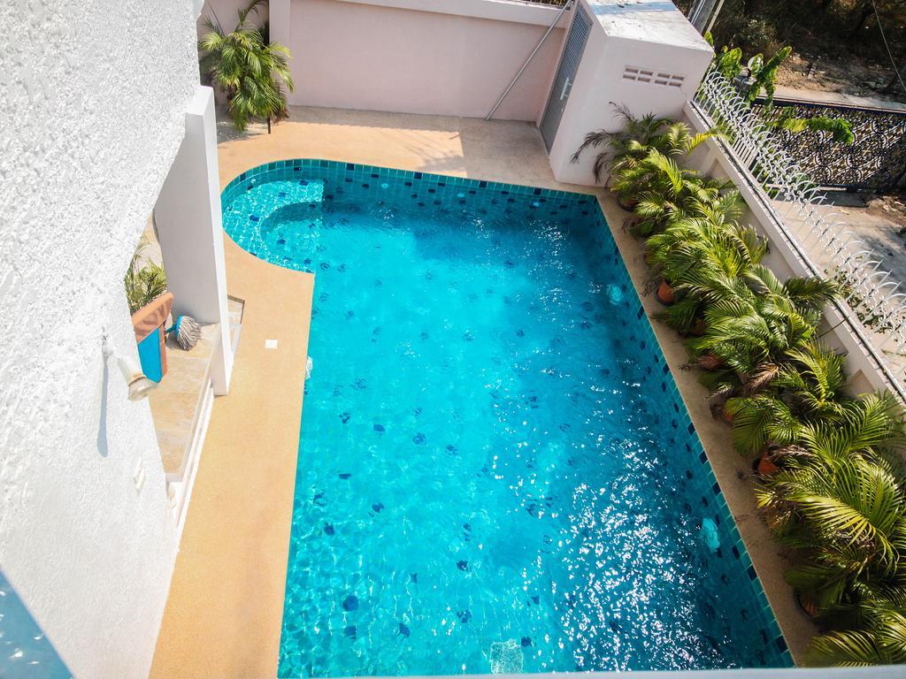 Naklua Pool By Sunny *