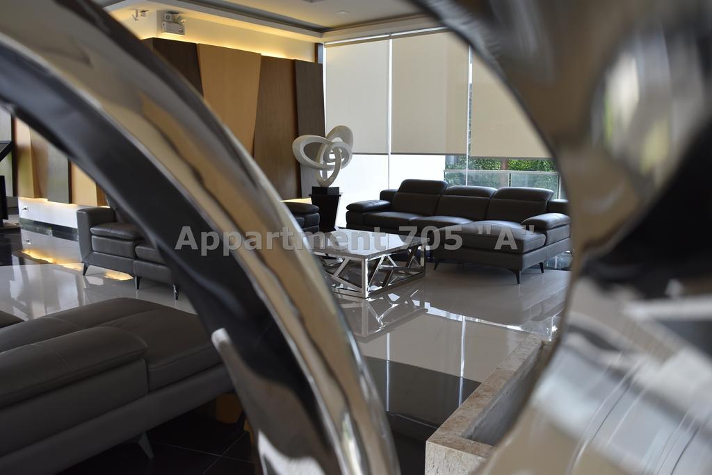 Luxury Seaview The Peak Towers 200m To Apartment