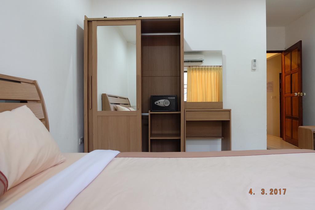 Piccolo Restaurant And Guest house
