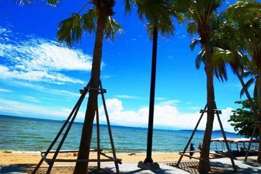 Condominum In Jomtien With Sea View, Balcony And Free Wifi Pattaya