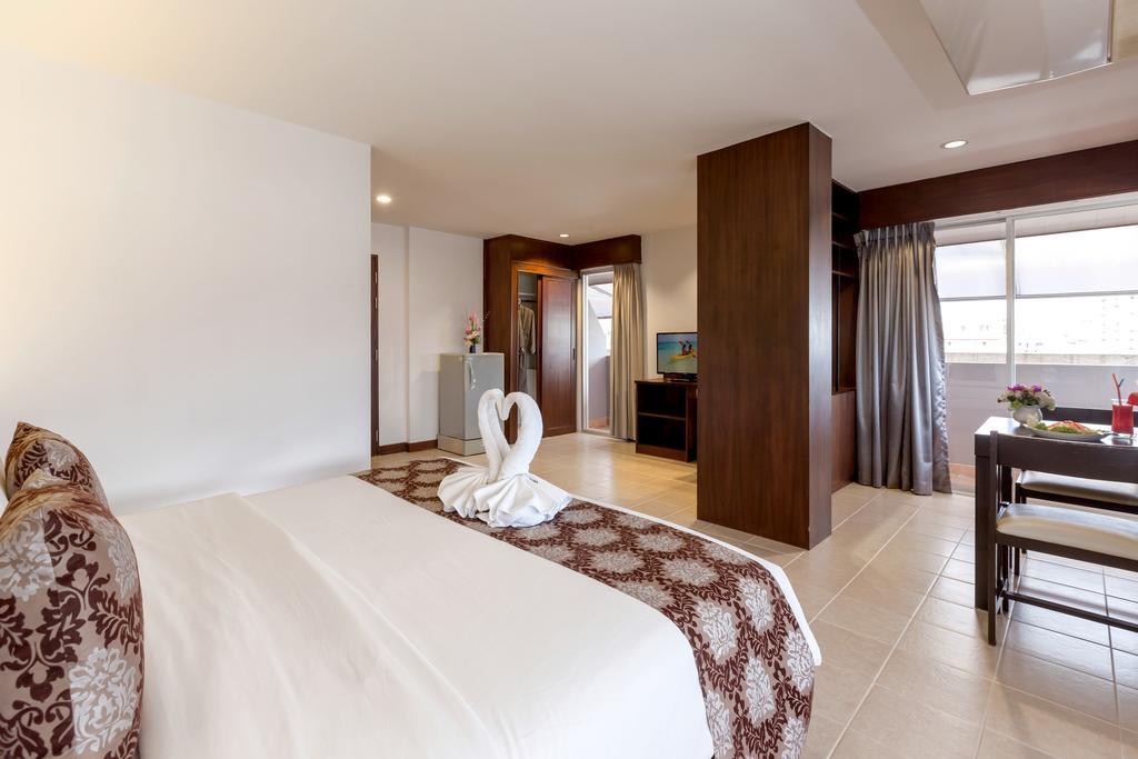 Holiday Hotel 4*