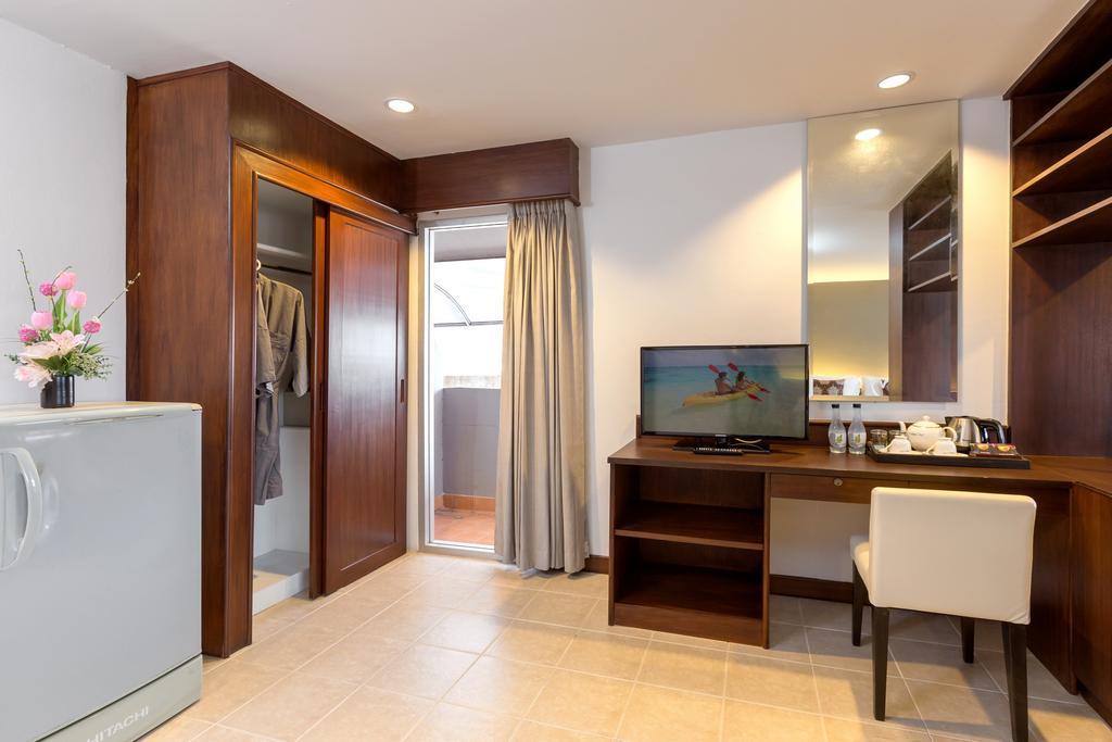 Hotel Holiday