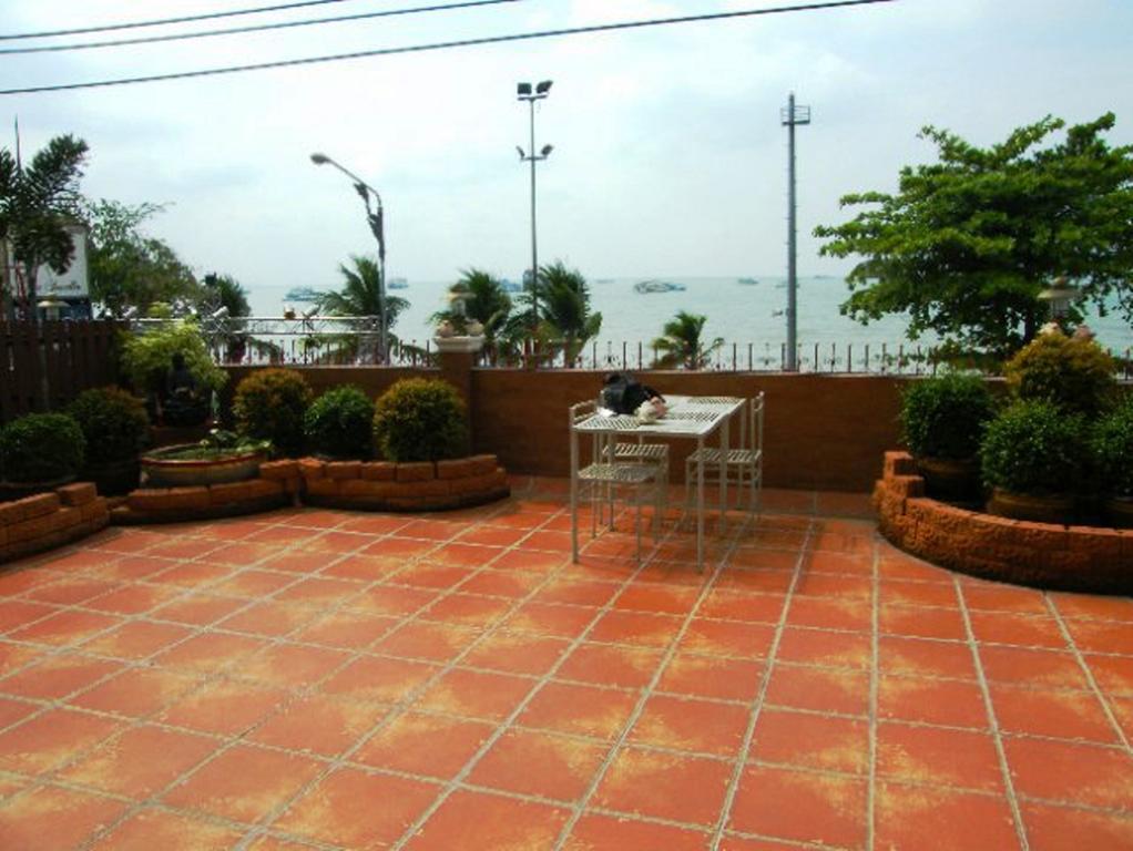 The Red Balcony Pattaya