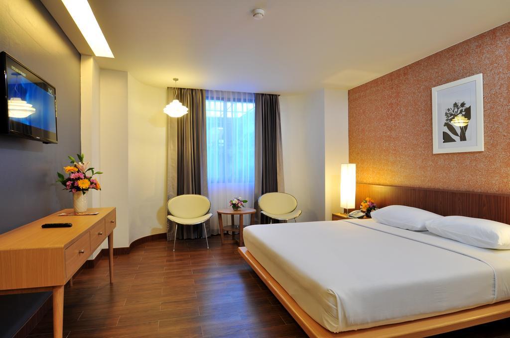 Flipper - Sha Extra Hotel