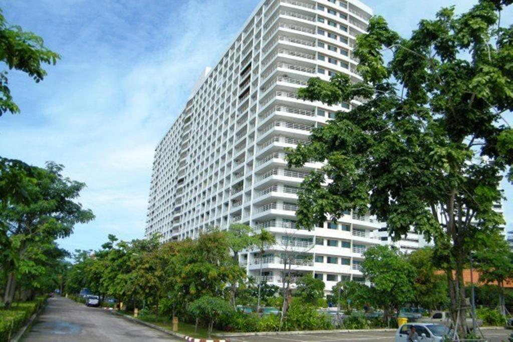 Condominum In Jomtien With Sea View, Balcony And Free Wifi