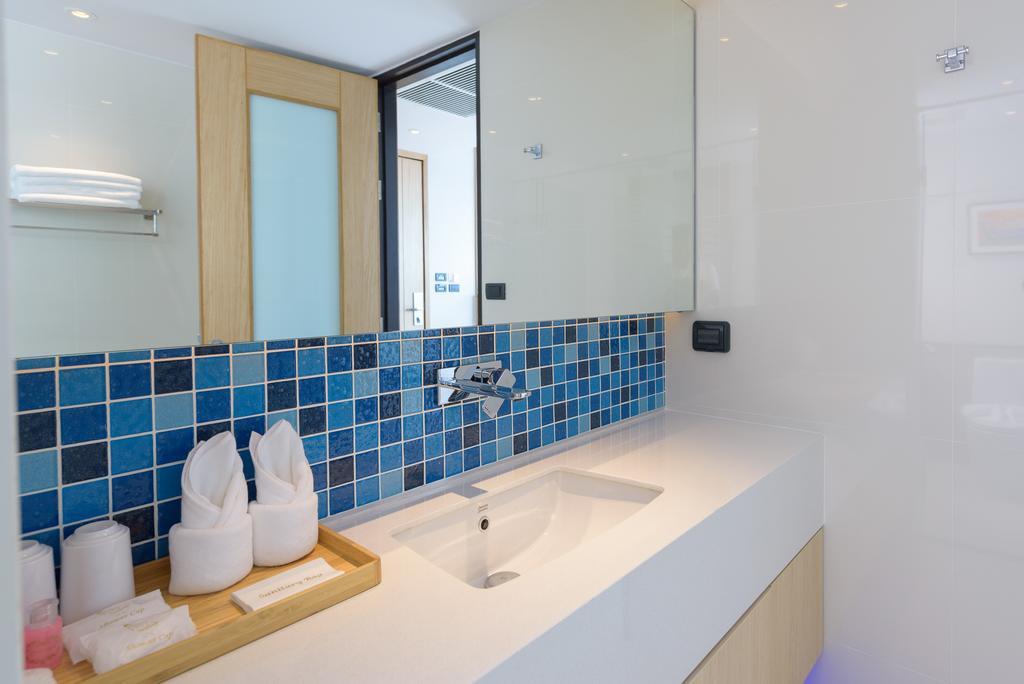 Hotel Deep Blue Z10 3*