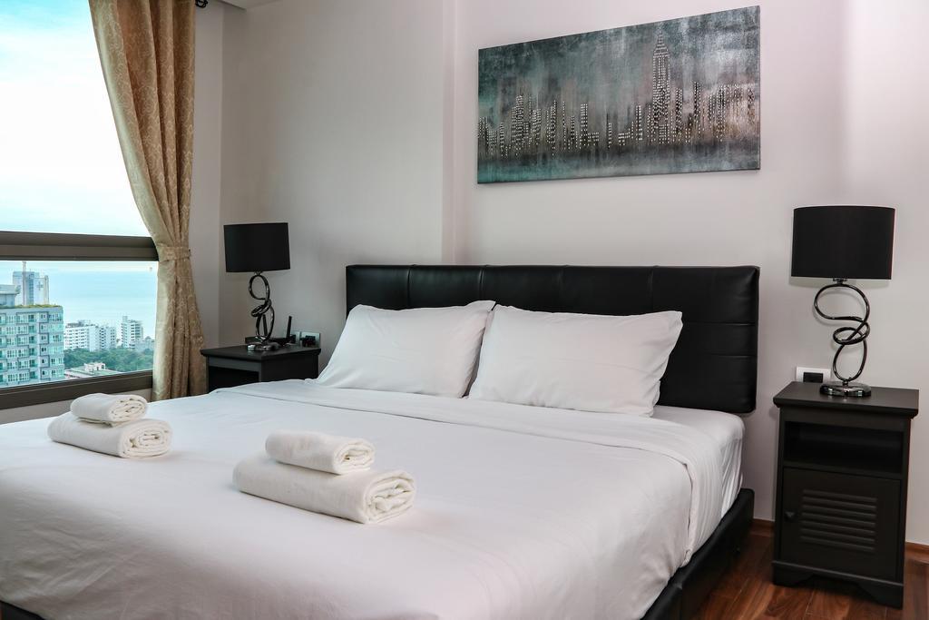 Apartment The Peak Towers Sea View Pattaya
