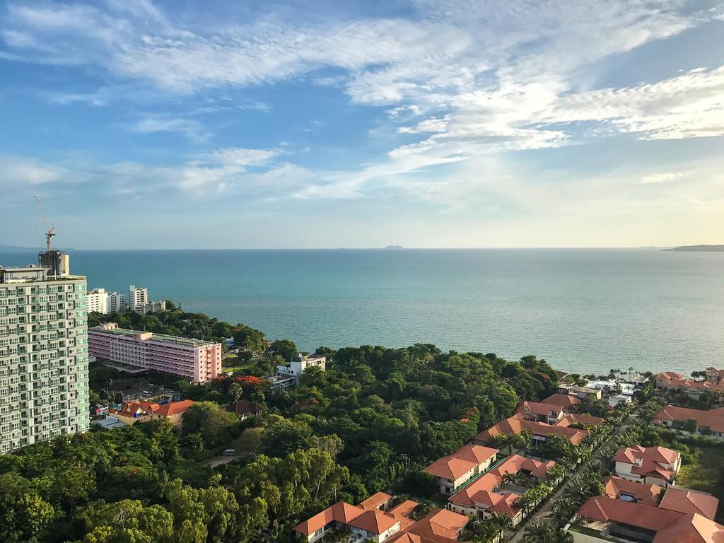 Apartment The Peak Towers Sea View