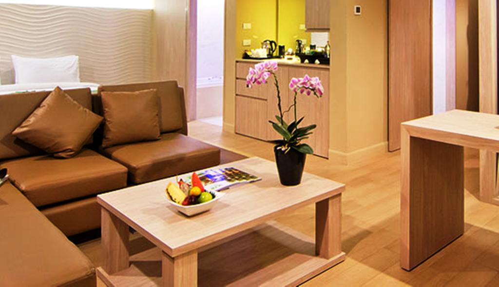 Hotel The 