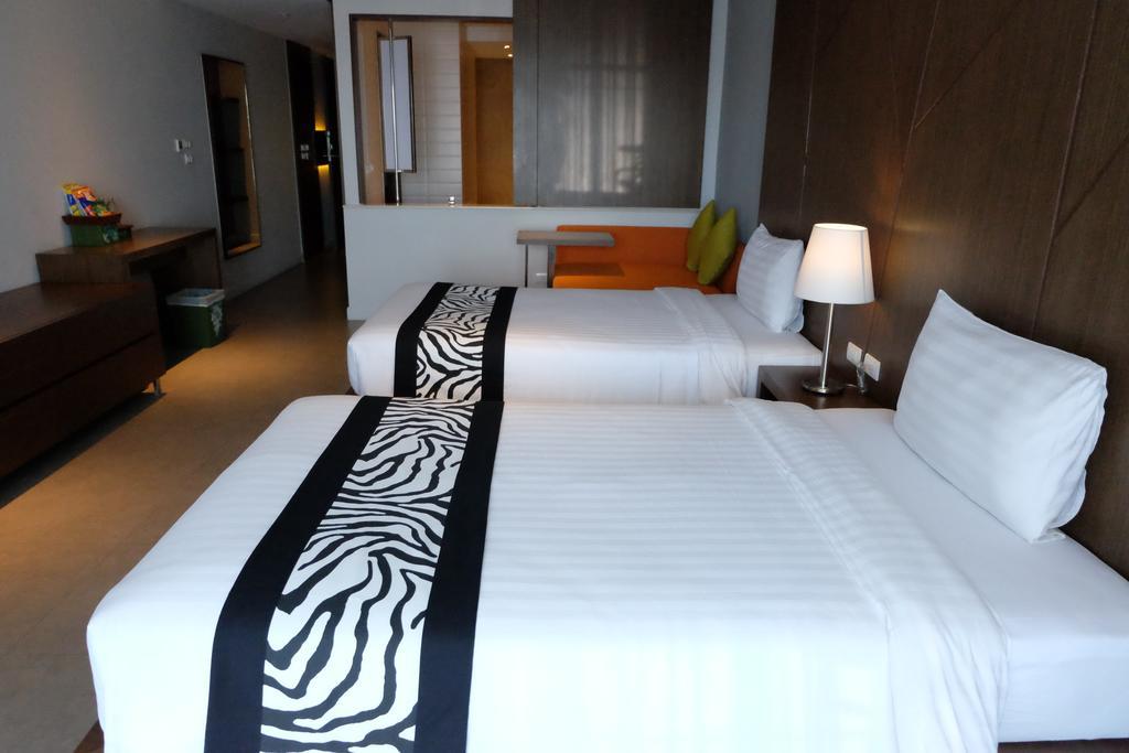 Season Five Hotel