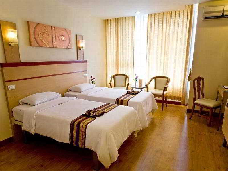 Hotel Eastern Grand Palace