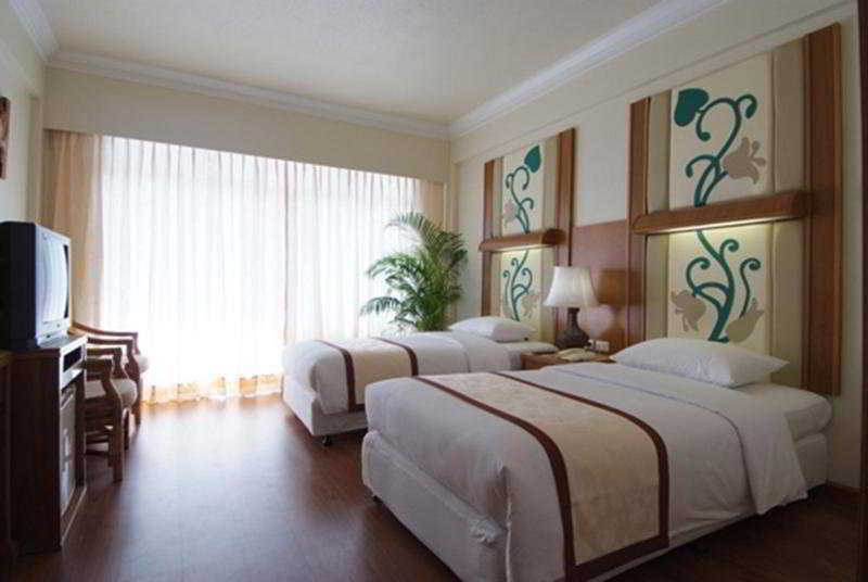 Golden Hotel