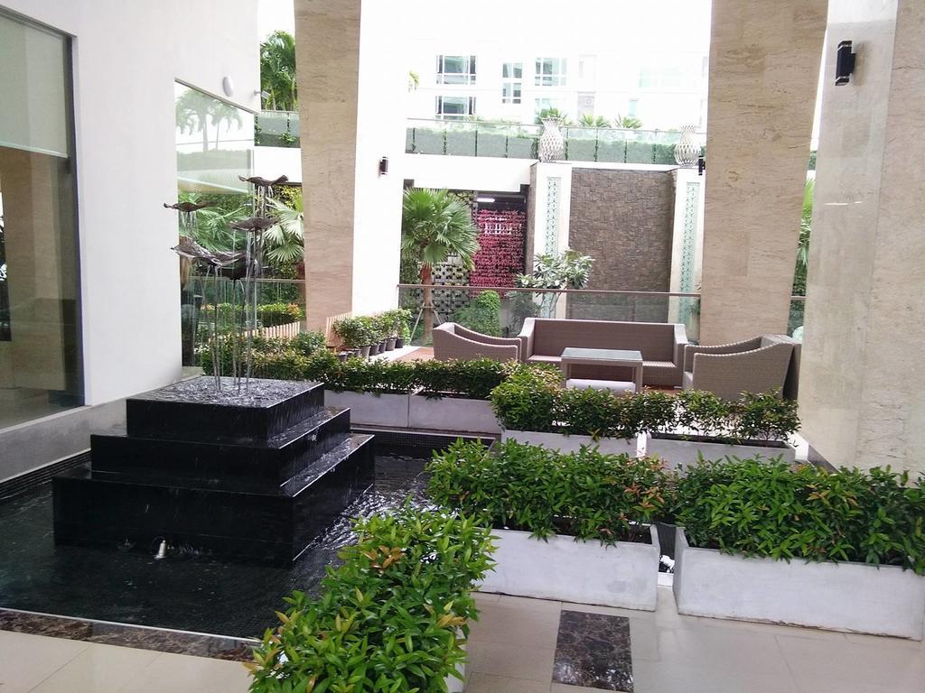 Peak Tower In Phatumnak