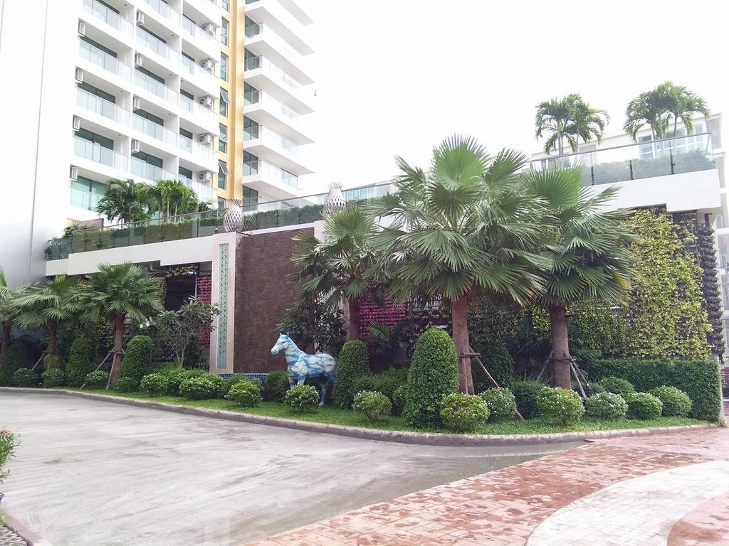 Peak Tower In Phatumnak Apartment *