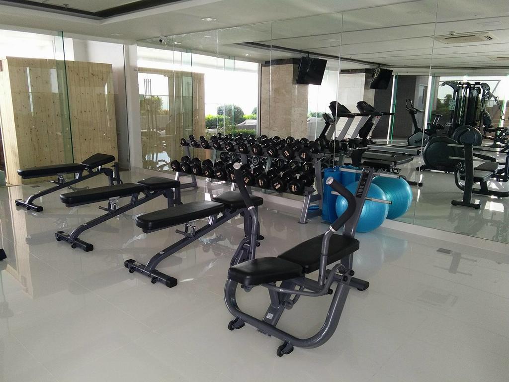 Peak Tower In Phatumnak * Pattaya