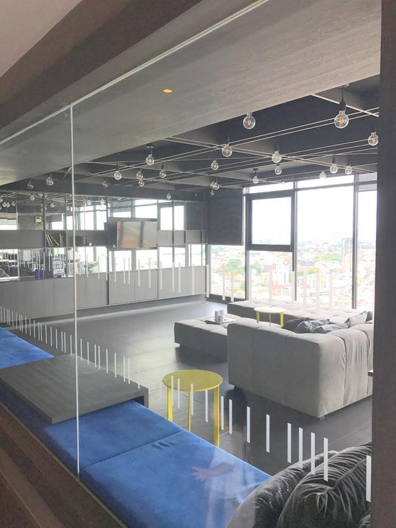 The Base Highfl Seaview * Pattaya