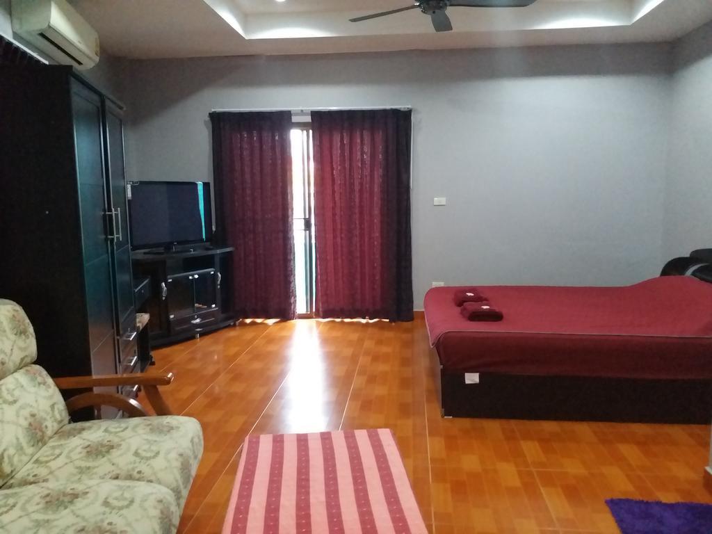 Tiger Bar & Rumah tetamu