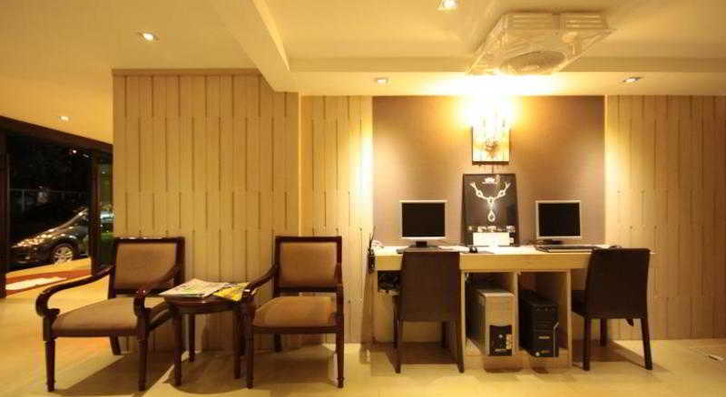 The Golden Boutique And 3*