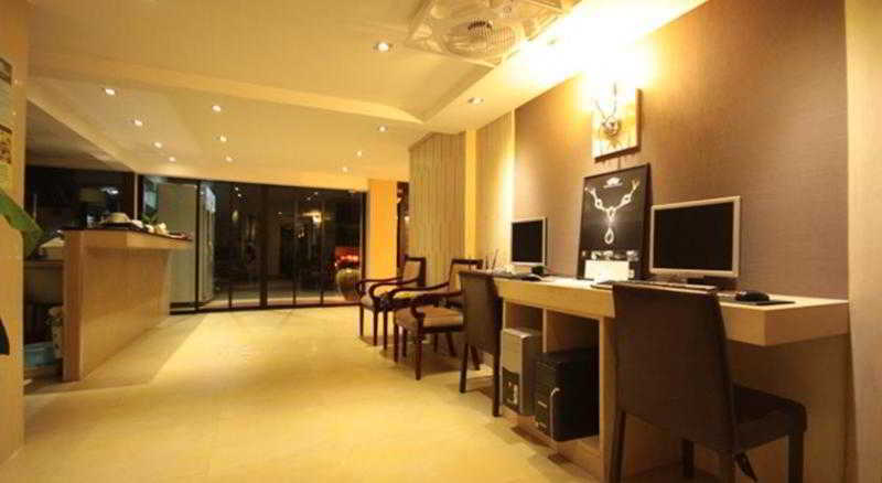 The Golden Boutique And 3*