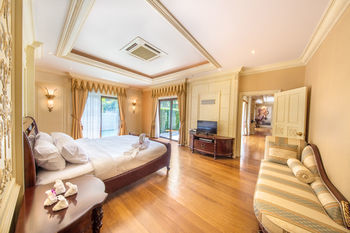 Villa Majestic Pool