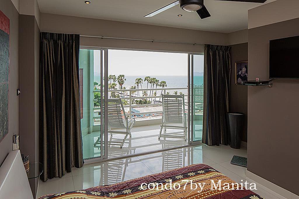 7 By Manita Pattaya