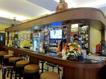 Robin's Nest & Restaurant * Pattaya
