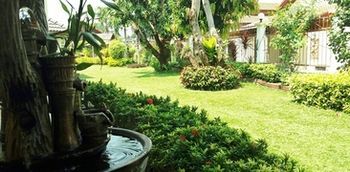 Baan Laksee Villa *