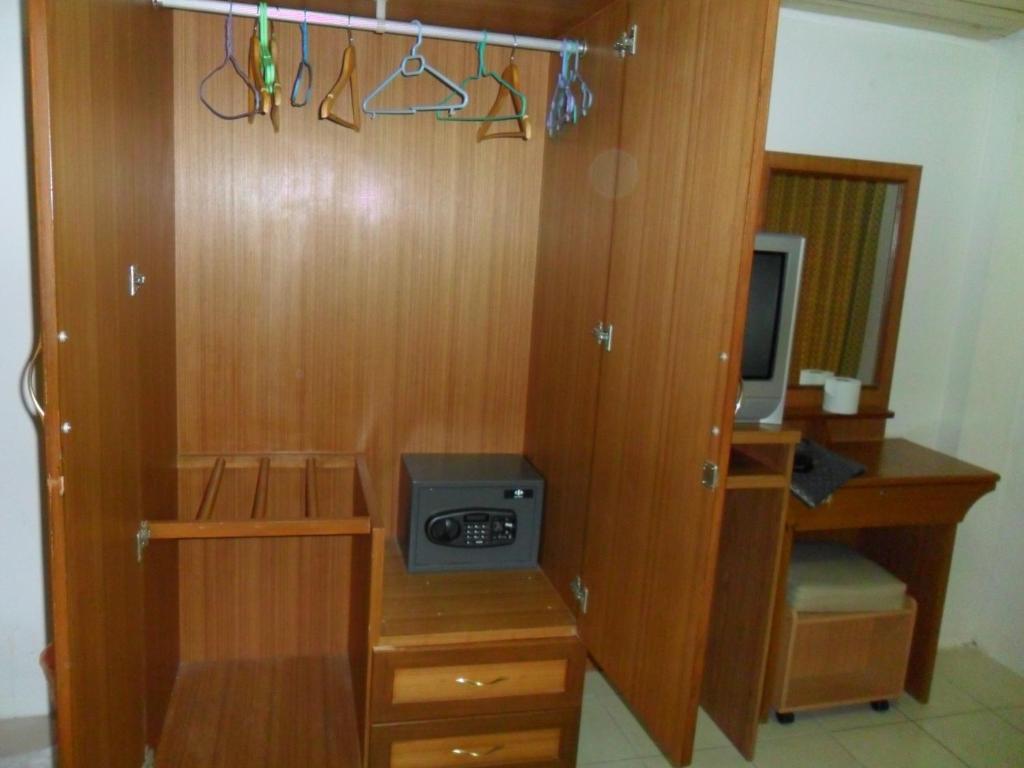 Malee Bar Aparthotel 2*
