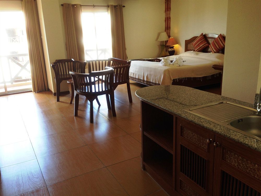 Phuphaya 4* Pattaya