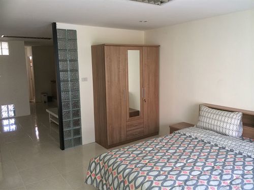 I Rovers Guest house