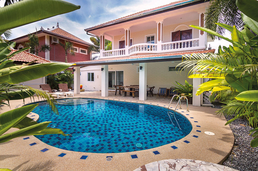 Waree With Pool