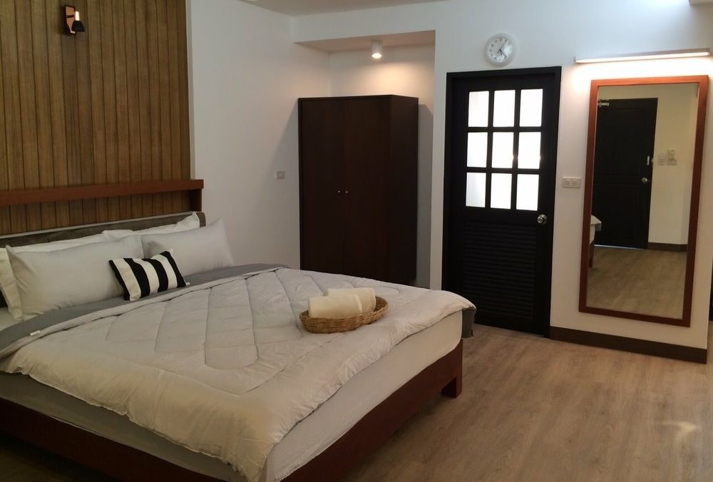 Hotel The Corner 3*
