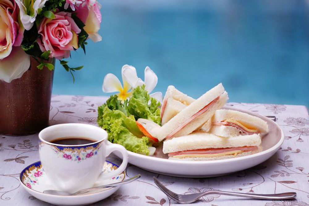 Jean Boutique Hotel 3*