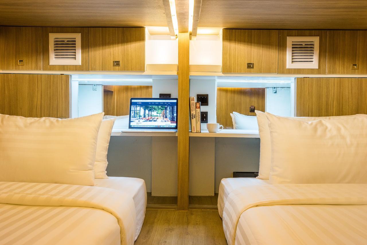 Nonze Capsule hotel