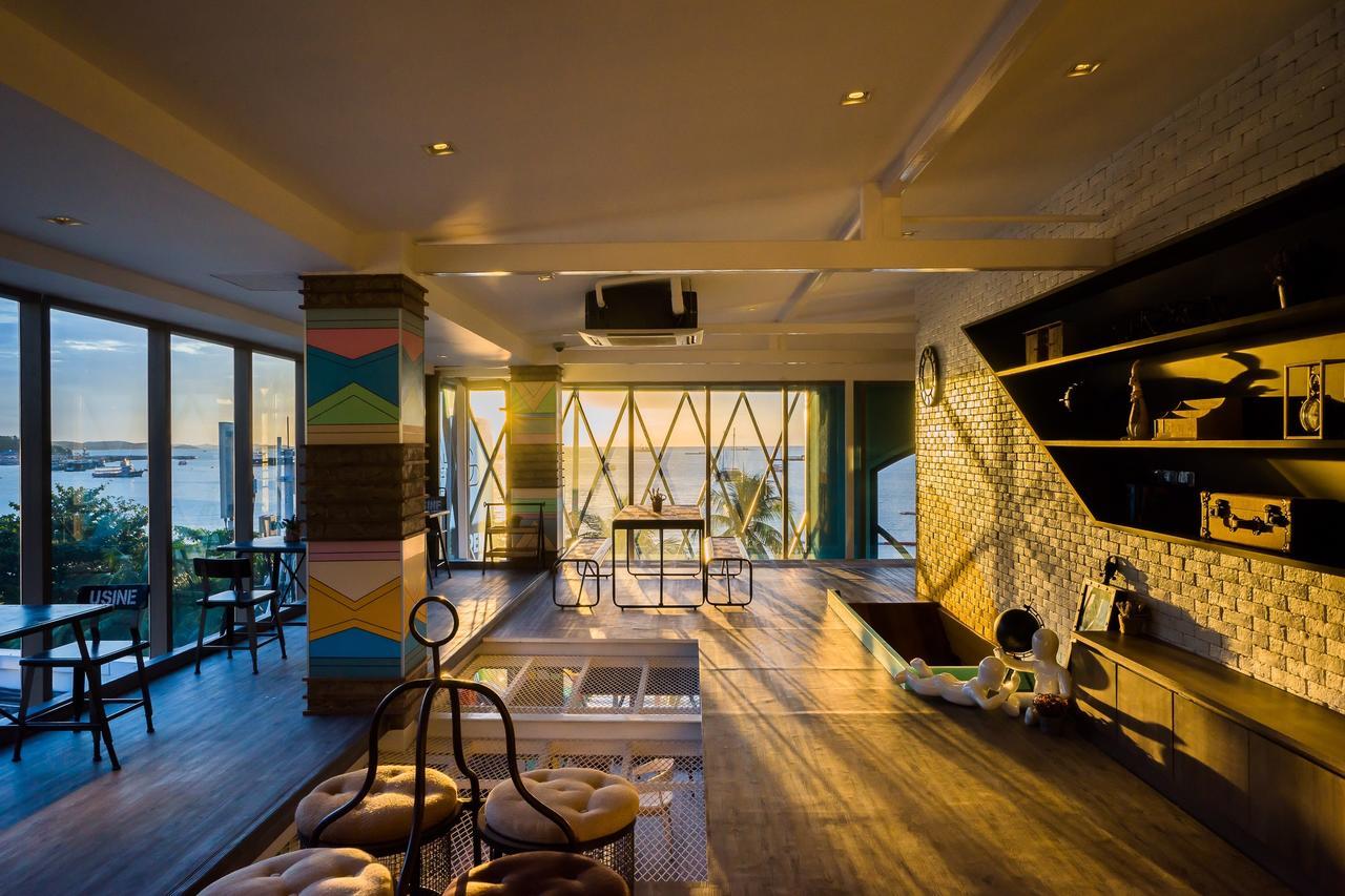 Nonze Capsule hotel