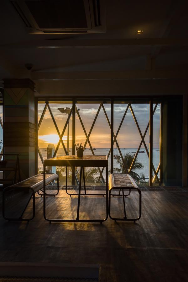 Nonze Capsule hotel 2*