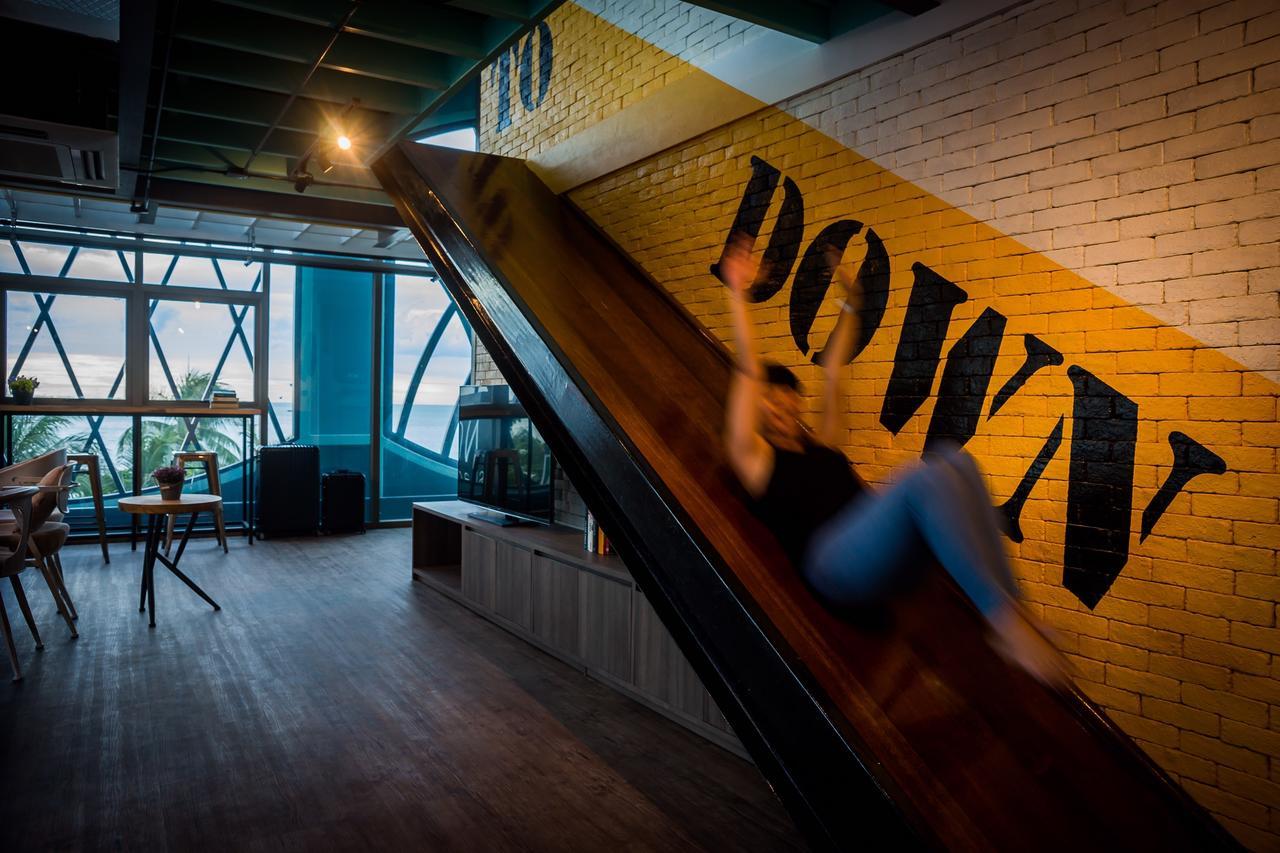Nonze Capsule hotel