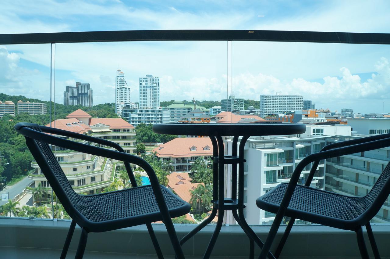 Hill & Sea View In Peak Tower Apartment *
