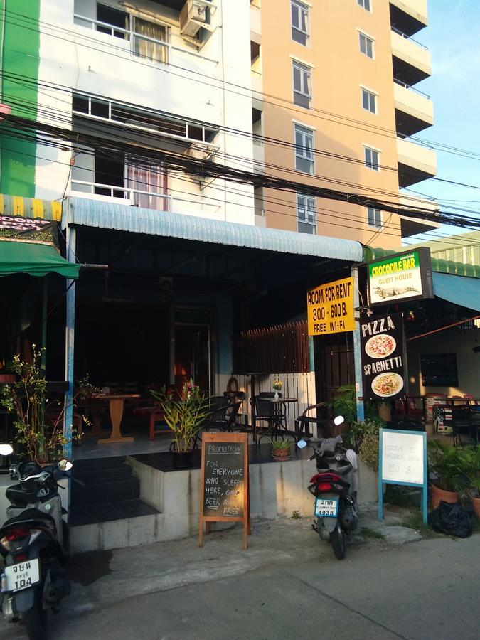 Crocodile Bar *