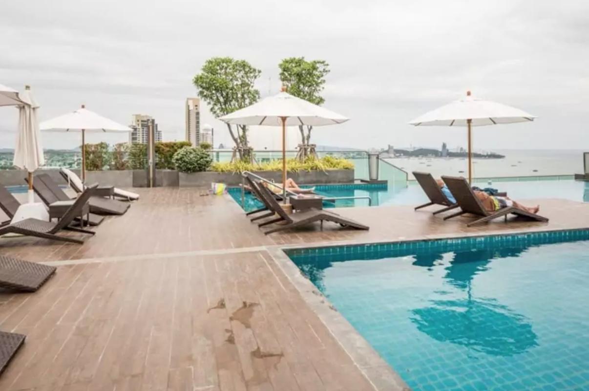 Apartment Wong Amat 2 Br *