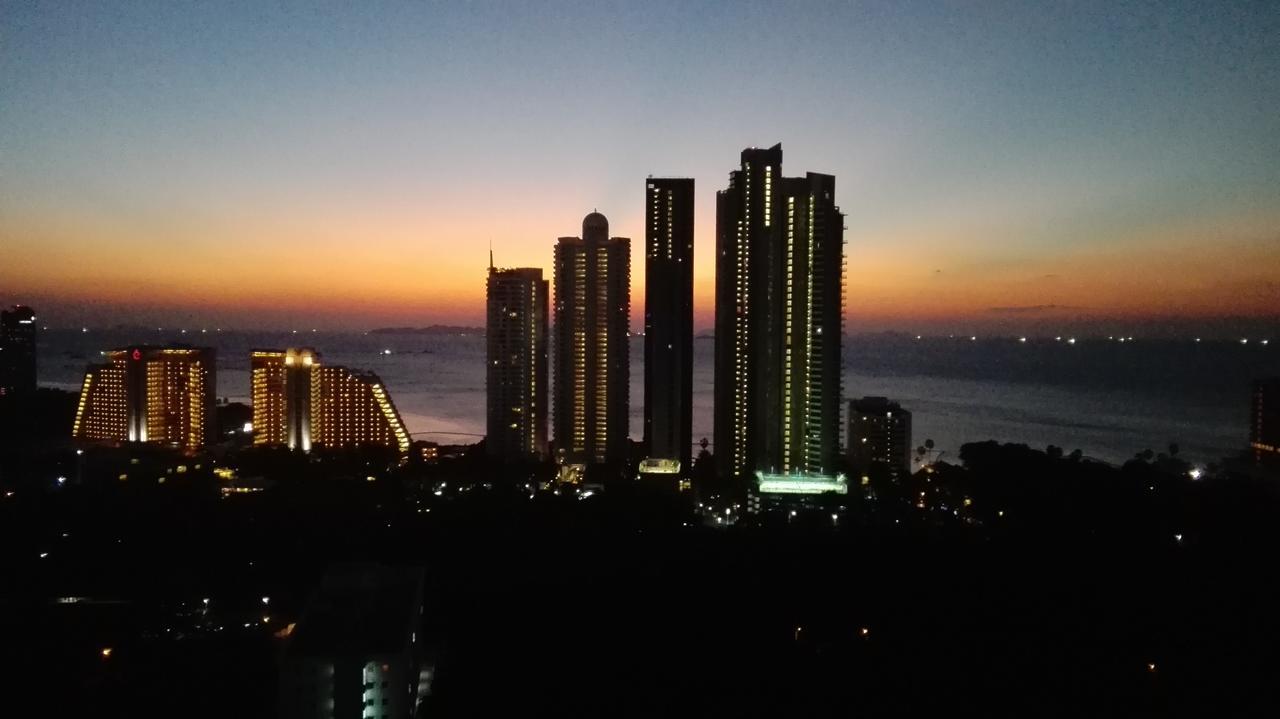 A.d. Hyatt Condominium * Pattaya