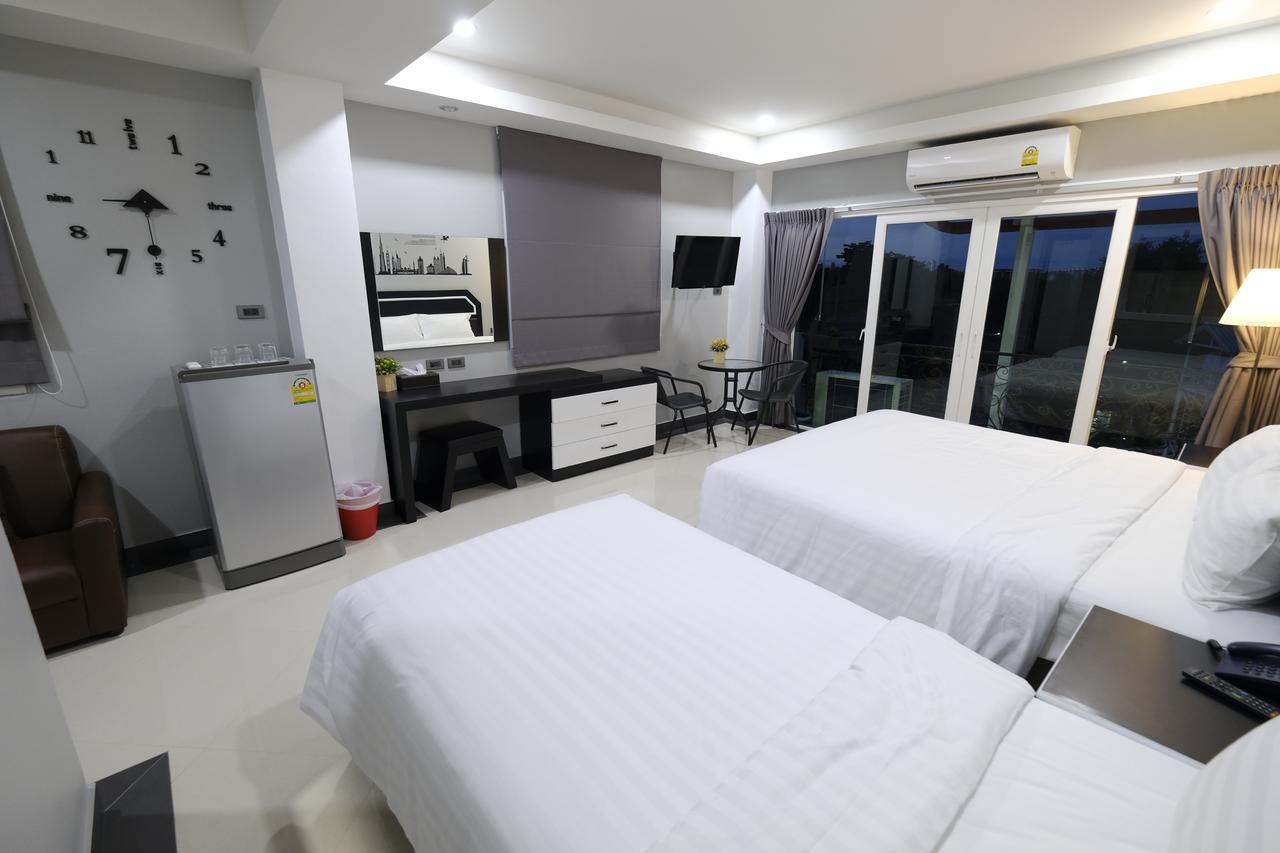 The Tung Hotel 2*