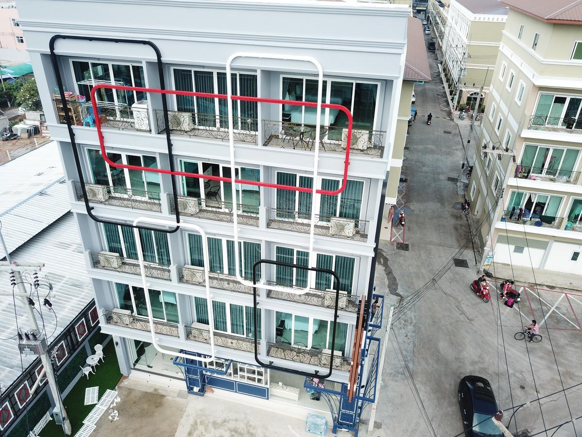 The Tung Hotel 2*