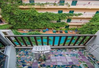 Sutus Court 5 Hotel 3*