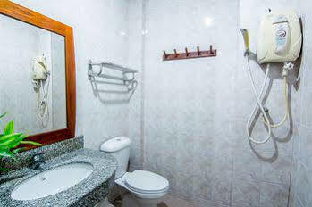 Sutus Court 5 Hotel