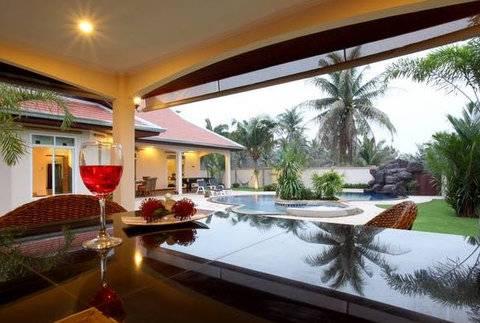 The Chase & Foxlea Villa *