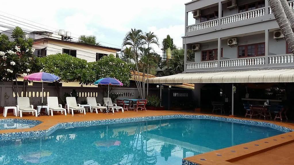 Southern Star Resort *