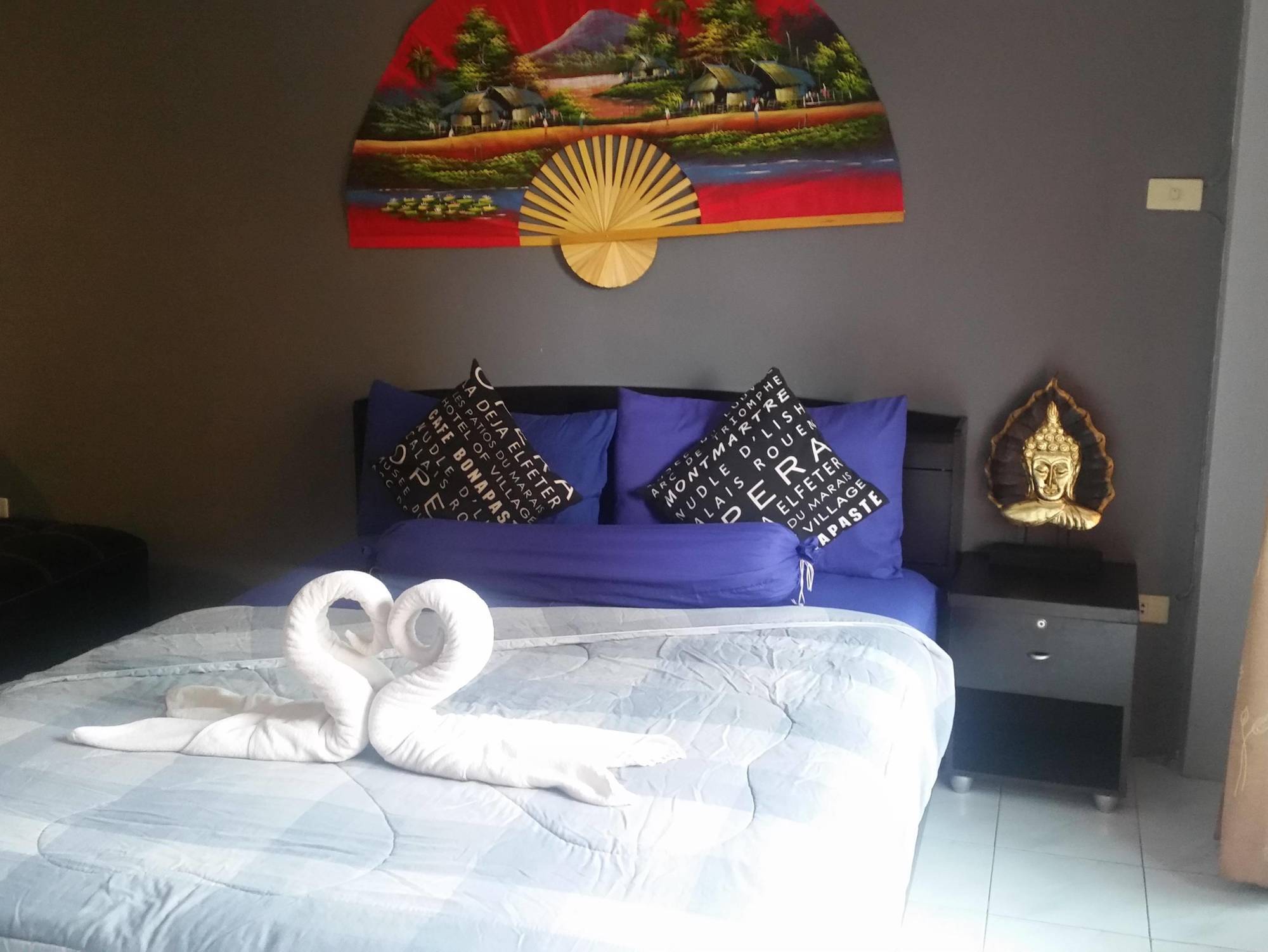 Nemos And Massage Guest house
