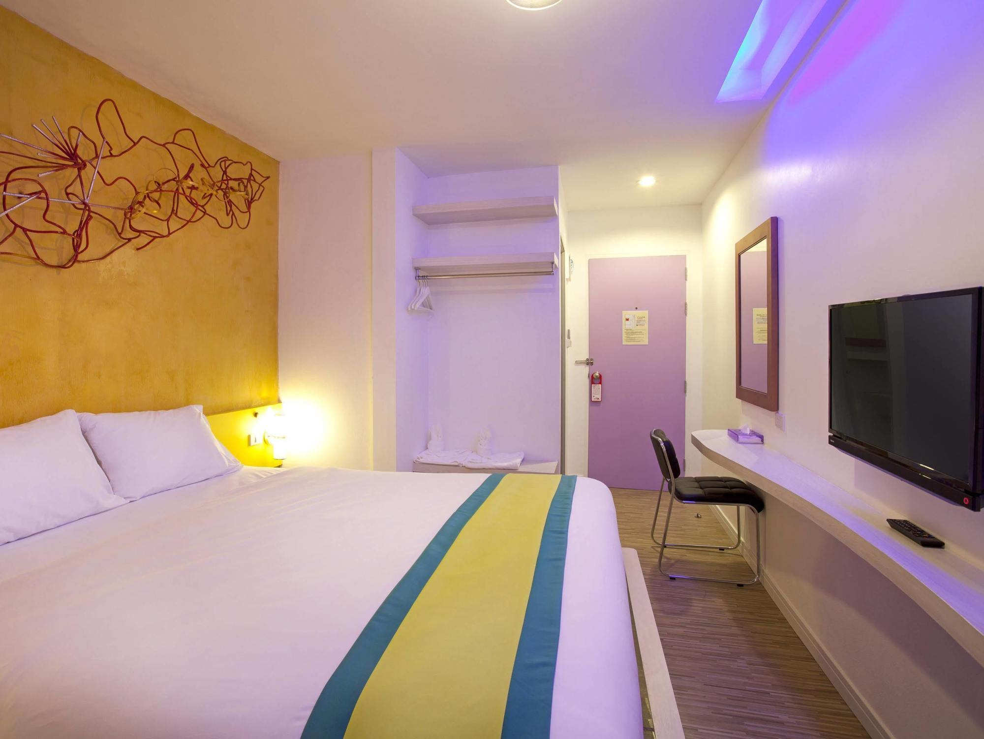 Hotel Holidays 2*