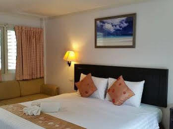 Hotel Nautical 3*